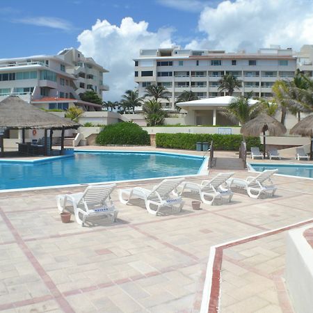 Brisas 10 Beachside Suites Cancún Kültér fotó