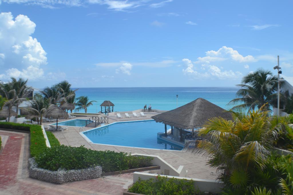 Brisas 10 Beachside Suites Cancún Kültér fotó
