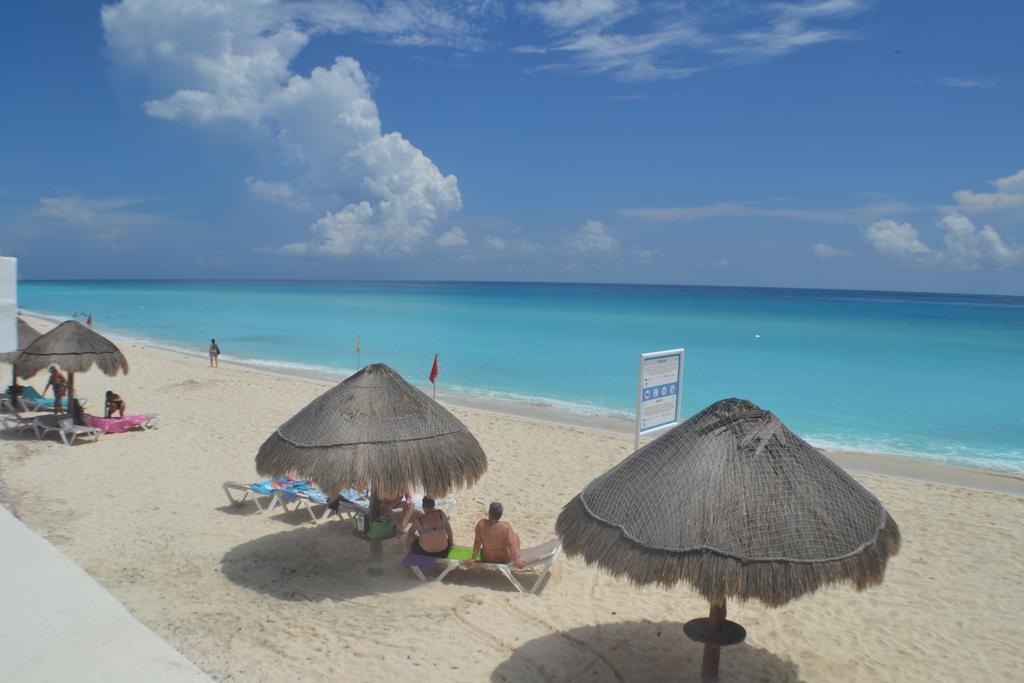 Brisas 10 Beachside Suites Cancún Kültér fotó