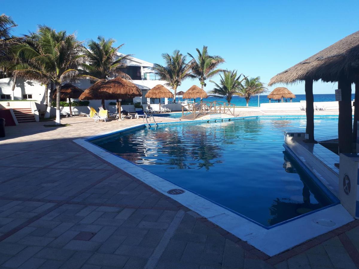 Brisas 10 Beachside Suites Cancún Kültér fotó