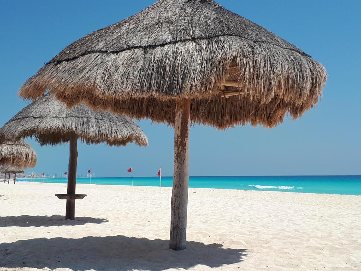 Brisas 10 Beachside Suites Cancún Kültér fotó